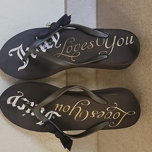 JUICY COUTURE BROWN 2"‎ WEDGED HEEL FLIP FLOPS SANDALS (sz 7)